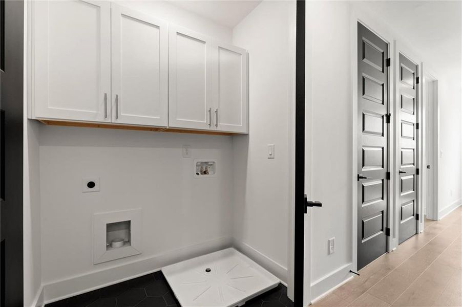 Furnished interior view inside a new home in , Alpharetta (Image 13).