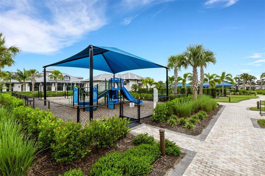 Community amenities in , Nokomis (Image 49).