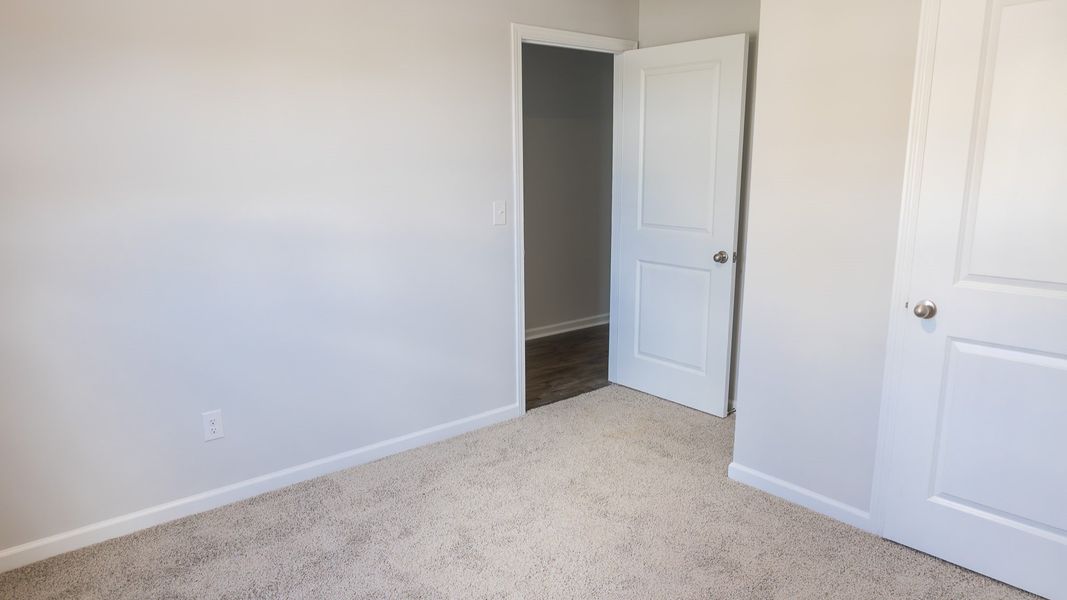 Spacious, unfurnished interior of a new home in Saddle Trace, Lewisburg (Image 17).