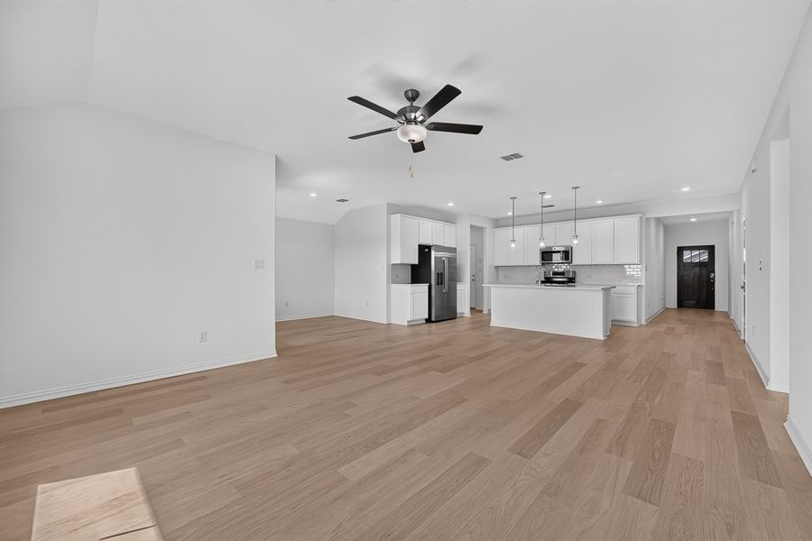 Spacious, unfurnished interior of a new home in Parks at Foster Crossing, Anna (Image 18).
