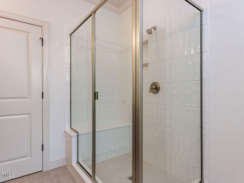 022-1280x960-primary-bathroom