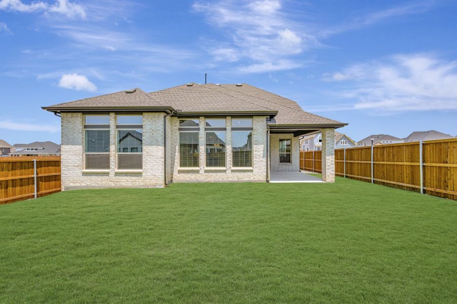 Exterior details and patio area of a home in Sandbrock Ranch, Aubrey (Image 3).