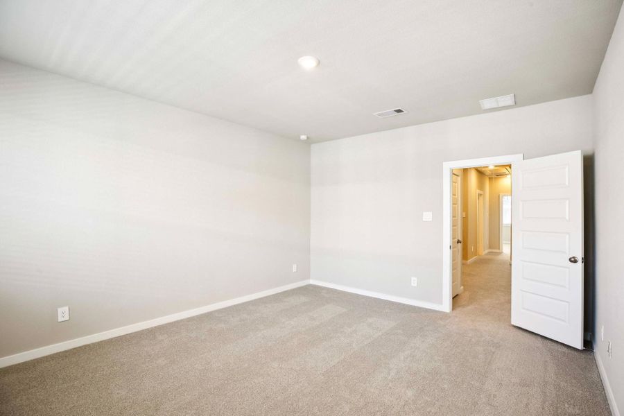 Spacious, unfurnished interior of a new home in Kemah Crossing - City Series, Kemah (Image 23). Spacious, unfurnished interior of a new home in Kemah Crossing - City Series, Kemah (Image 23).