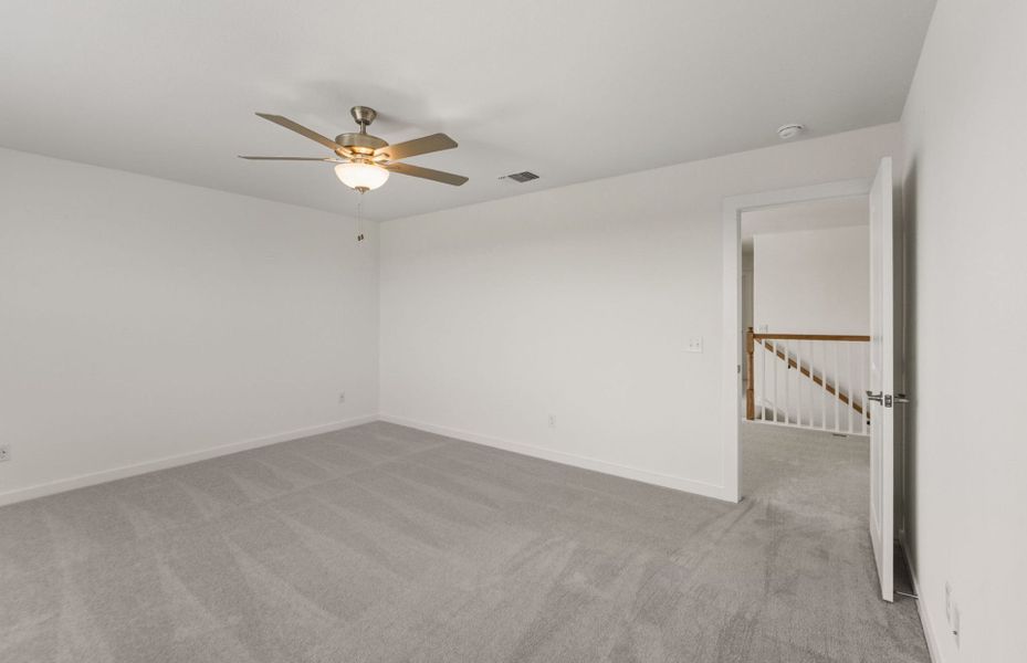 Spacious, unfurnished interior of a new home in Crosswinds, Kyle (Image 31).