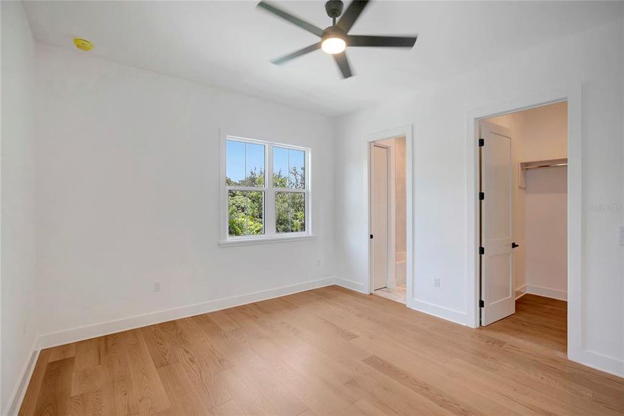Spacious, unfurnished interior of a new home in , Tampa (Image 23).