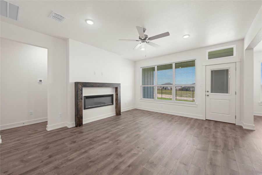Please Note: These interior photos are not of the actual home but are of a completed one with a similar floor plan. Finishes, features, and layouts may vary. Please Note: These interior photos are not of the actual home but are of a completed one with a similar floor plan. Finishes, features, and layouts may vary.