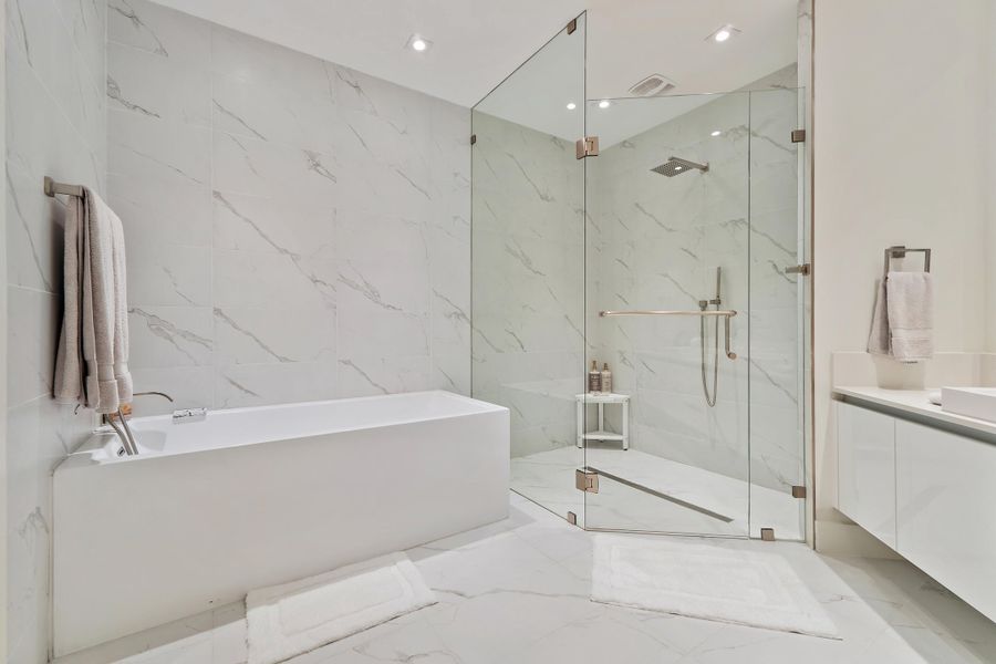 Amrit H1603_Primary Bath Amrit H1603_Primary Bath