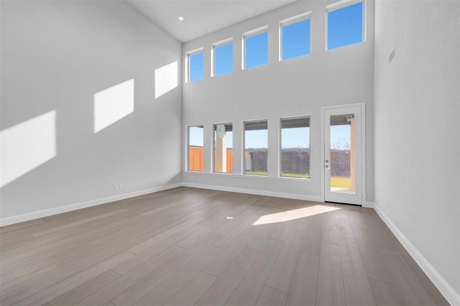 Spacious, unfurnished interior of a new home in Aster Park, McKinney (Image 36).