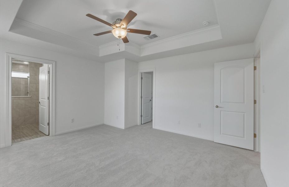 Spacious, unfurnished interior of a new home in Wolf Ranch, Georgetown (Image 27).