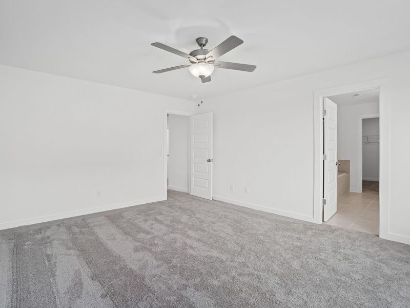 Spacious, unfurnished interior of a new home in Calista Farms, White House (Image 22).