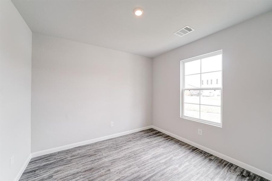 Spacious, unfurnished interior of a new home in Victory Estates, Mabank (Image 18).