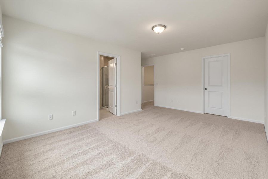 Spacious, unfurnished interior of a new home in The Landings at Montague, Goose Creek (Image 22).