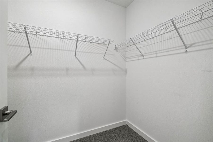 Spacious, unfurnished interior of a new home in , Citrus Springs (Image 11).