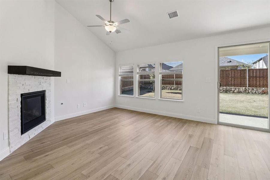 Spacious, unfurnished interior of a new home in Ashford Park - Texana Series, Corinth (Image 17).