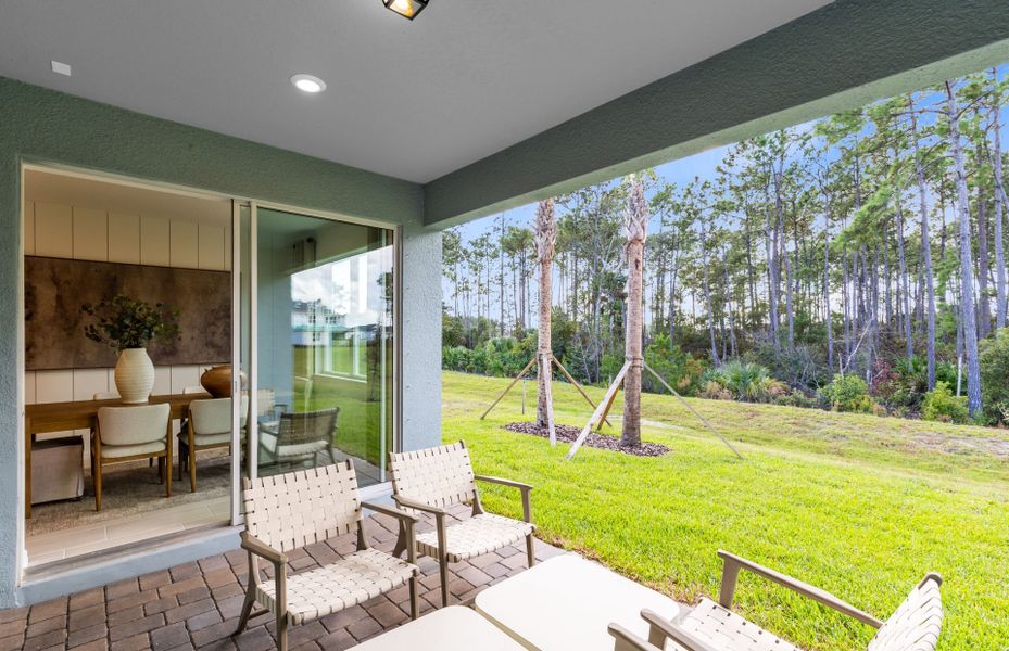 Representative exterior details of a home built from the Symphony by Pulte Homes in EverBe, Orlando (Image 3).