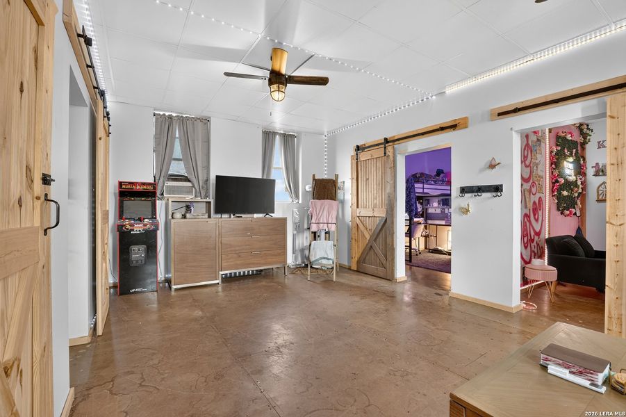 Furnished interior view inside a new home in , Floresville (Image 5).