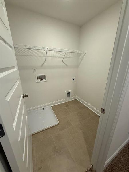 Spacious, unfurnished interior of a new home in , Gainesville (Image 18).