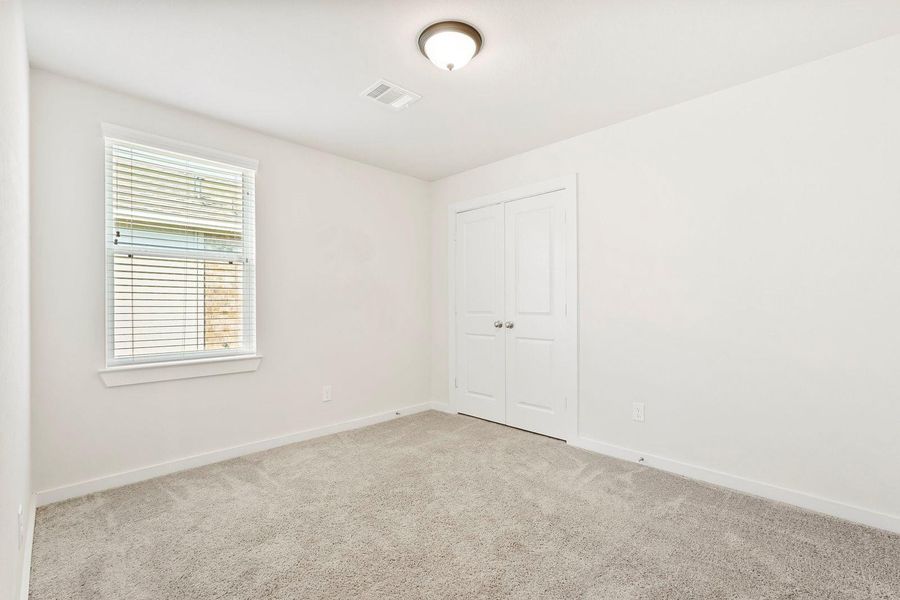 Spacious, unfurnished interior of a new home in Santa Fe, Cleveland (Image 12).
