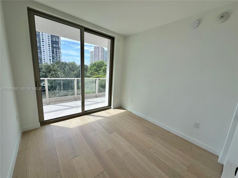 Spacious, unfurnished interior of a new home in , Miami (Image 27).