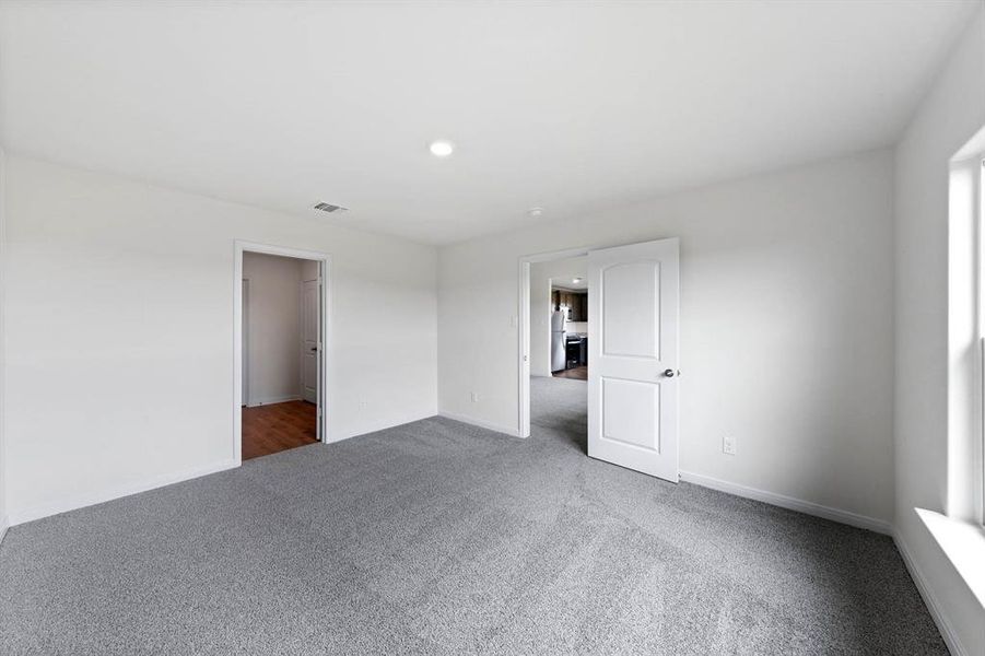 Spacious, unfurnished interior of a new home in Cresson Estates, Cresson (Image 9).