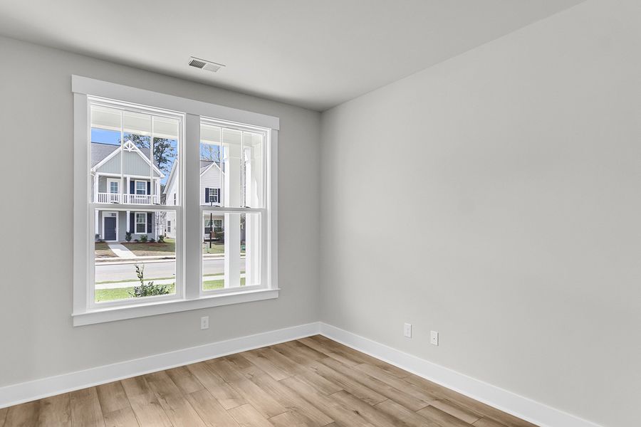 Spacious, unfurnished interior of a new home in Six Oaks, Summerville (Image 27).