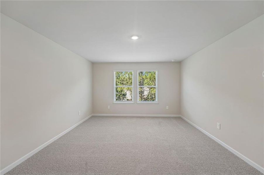 Spacious, unfurnished interior of a new home in Ivey Township, Dallas (Image 61).