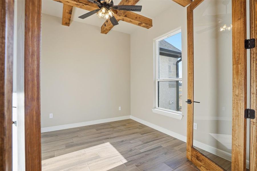 Spacious, unfurnished interior of a new home in , Granbury (Image 33). Spacious, unfurnished interior of a new home in , Granbury (Image 33).