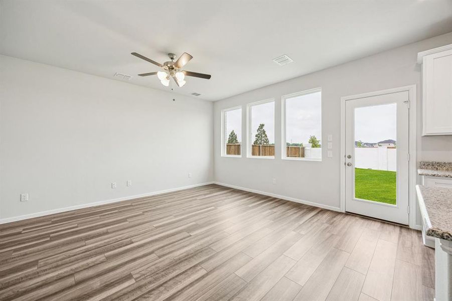 Spacious, unfurnished interior of a new home in AnaCapri, Anna (Image 9).