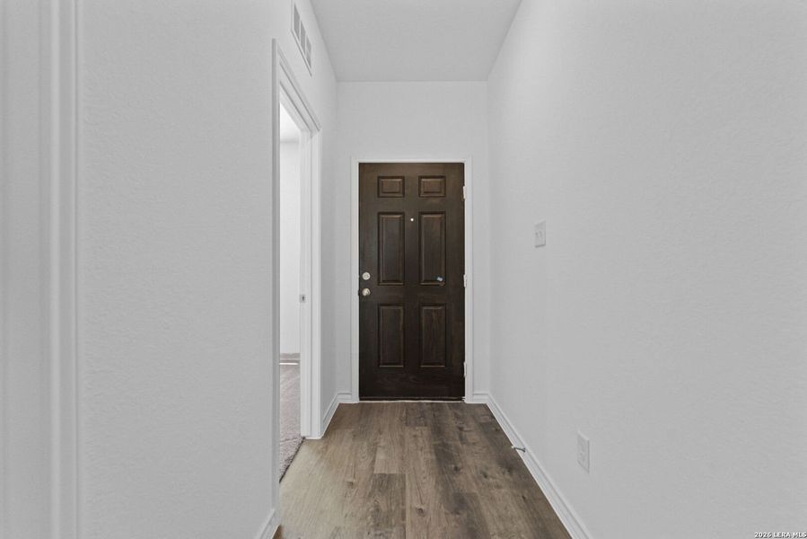 Spacious, unfurnished interior of a new home in Corley Farms, Boerne (Image 29).