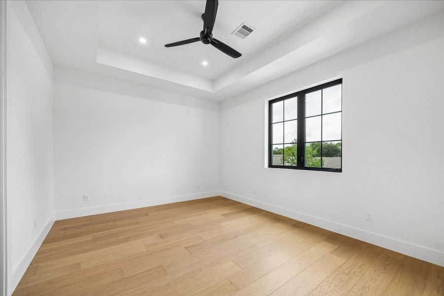 Spacious, unfurnished interior of a new home in , Houston (Image 20).