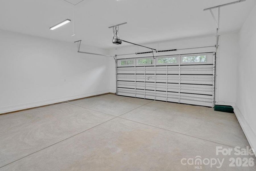 Spacious, unfurnished interior of a new home in , Dallas (Image 39). Spacious, unfurnished interior of a new home in , Dallas (Image 39).