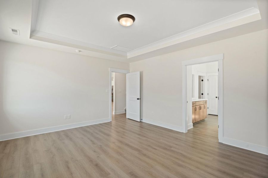 Spacious, unfurnished interior of a new home in Redland, Advance (Image 31).