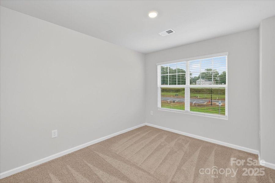 Spacious, unfurnished interior of a new home in Rhyne Court, Gastonia (Image 18).