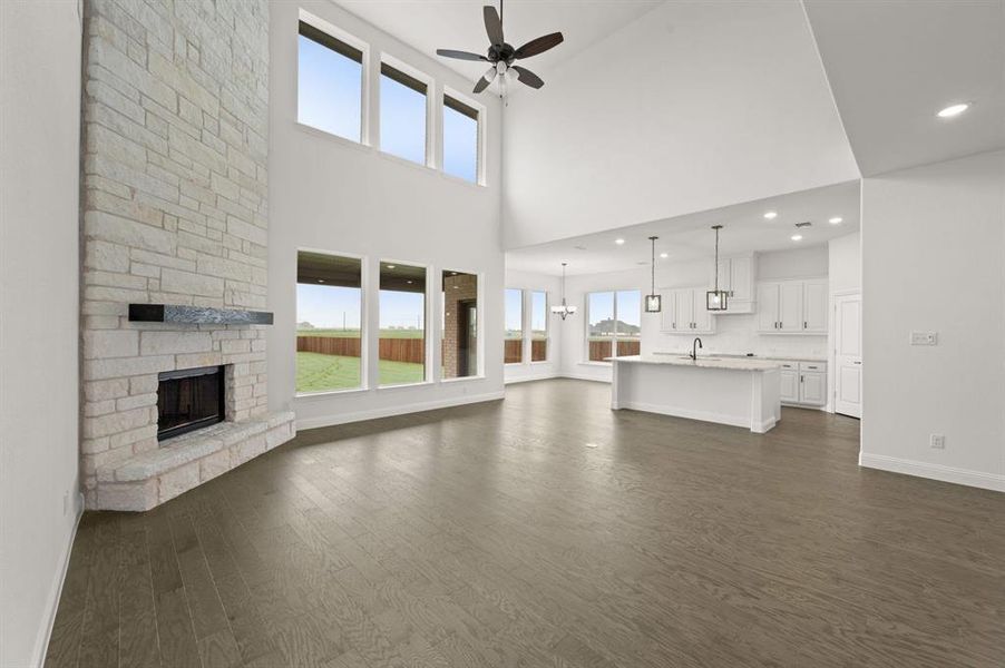 Spacious, unfurnished interior of a new home in Coyote Crossing, Godley (Image 21).