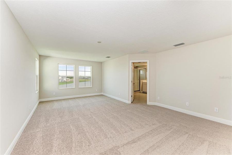 Spacious, unfurnished interior of a new home in Mirada, San Antonio (Image 23).