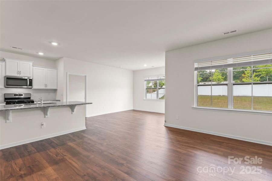 Spacious, unfurnished interior of a new home in Azalea Ridge, Mount Holly (Image 14).