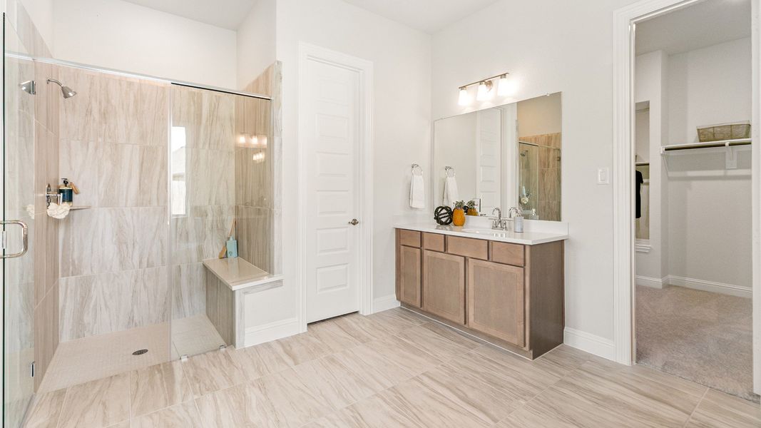 Representative furnished interior of a home built from the Tulane by DRB Homes in Creekhaven, Iowa Colony (Image 11).