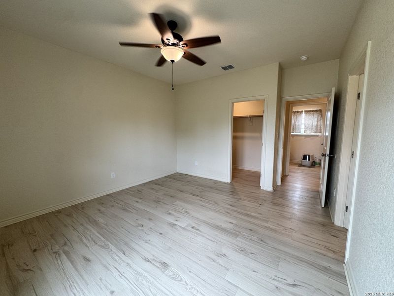 Spacious, unfurnished interior of a new home in , Seguin (Image 18).