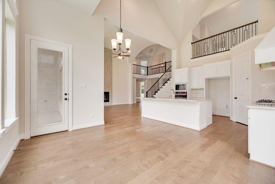 Spacious, unfurnished interior of a new home in Frisco Hills, Little Elm (Image 32).