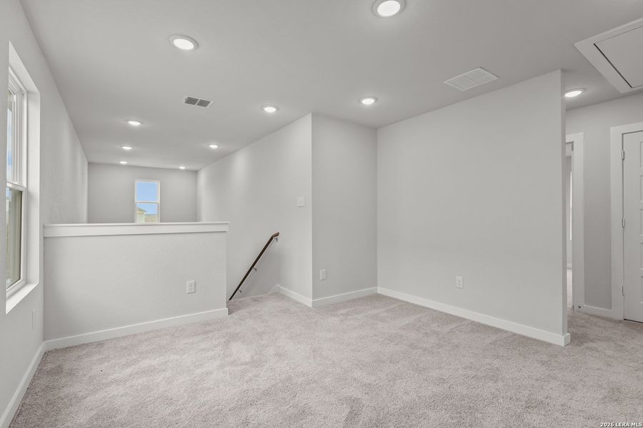 Spacious, unfurnished interior of a new home in Park Place, New Braunfels (Image 29).