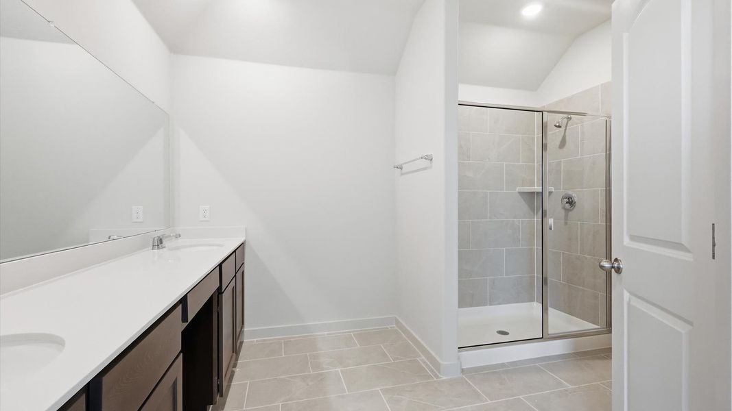Furnished interior view inside a new home in Walden Pond, Forney (Image 27). Furnished interior view inside a new home in Walden Pond, Forney (Image 27).