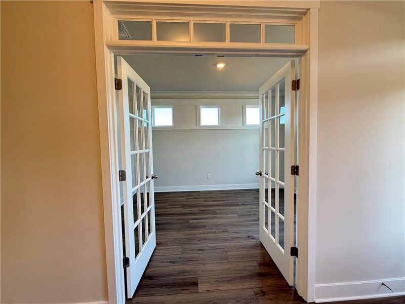 Spacious, unfurnished interior of a new home in Ponderosa Farms Manor, Gainesville (Image 44).