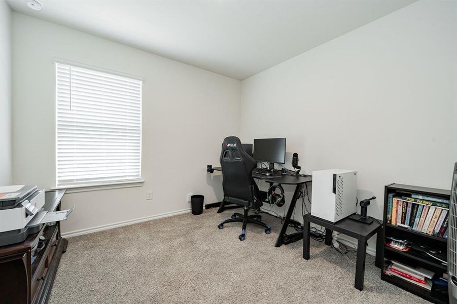 bedroom or office space bedroom or office space