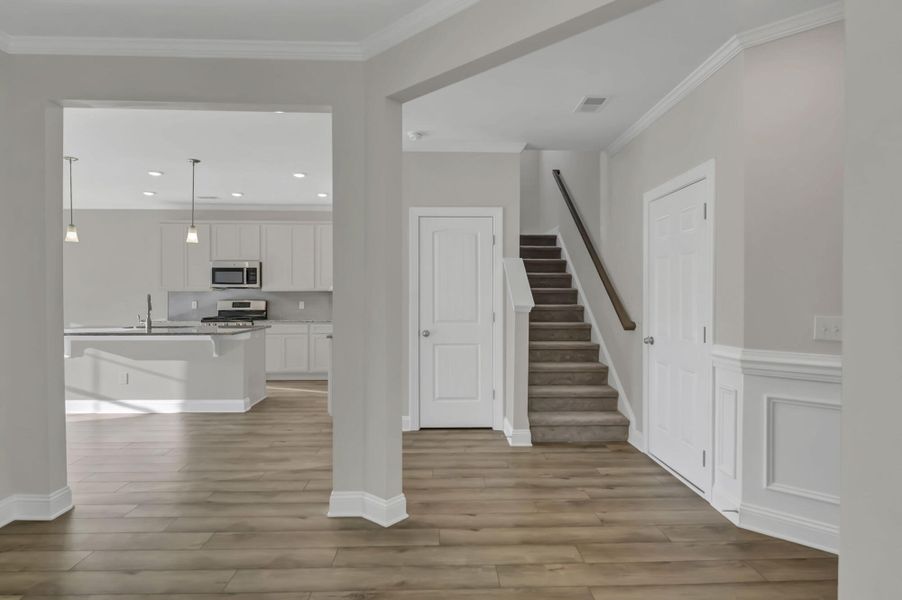 Spacious, unfurnished interior of a new home in Ashton Lakes, Lexington (Image 14).