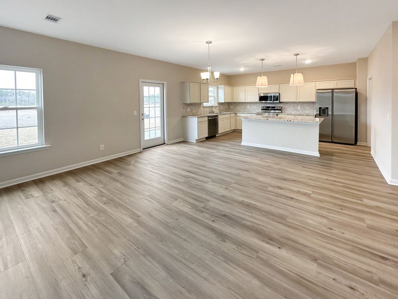 Spacious, unfurnished interior of a new home in Grand Reserve, Hinesville (Image 16).