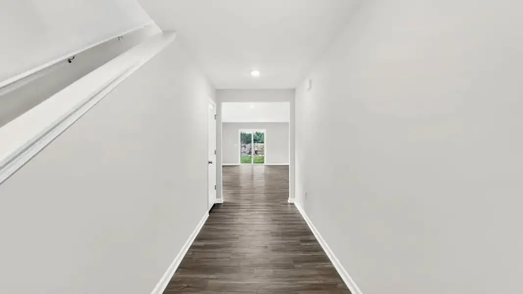 Spacious, unfurnished interior of a new home in Durbin Meadows, Fountain Inn (Image 16).