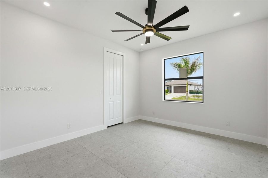 Spacious, unfurnished interior of a new home in , Cape Coral (Image 21).