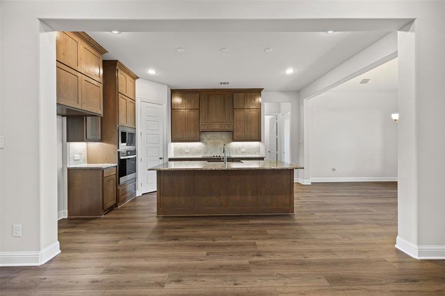 Furnished interior view inside a new home in Tuscan Estates (1 Acre Lots), Waxahachie (Image 6). Furnished interior view inside a new home in Tuscan Estates (1 Acre Lots), Waxahachie (Image 6).