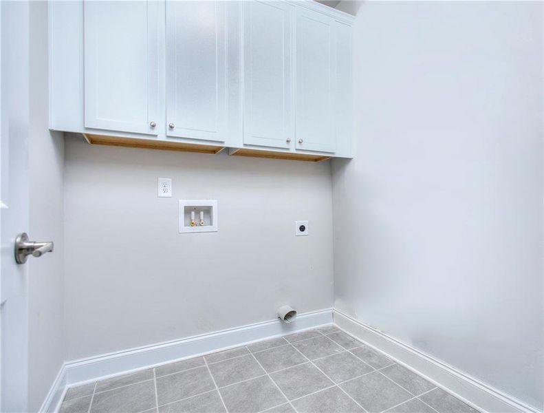 Spacious, unfurnished interior of a new home in , Homer (Image 24).