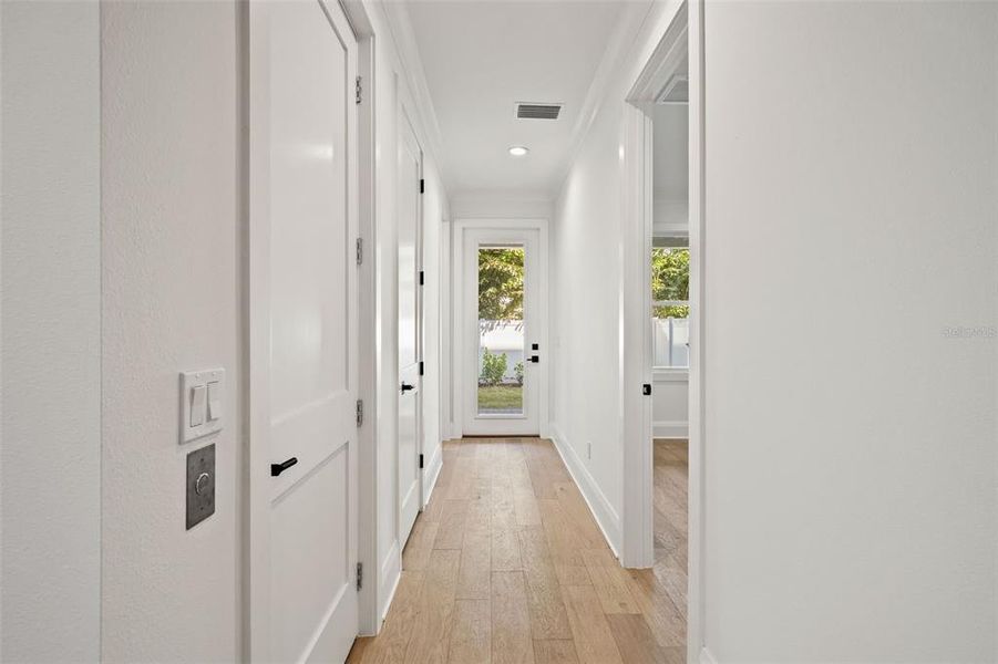 Spacious, unfurnished interior of a new home in , Tampa (Image 40).